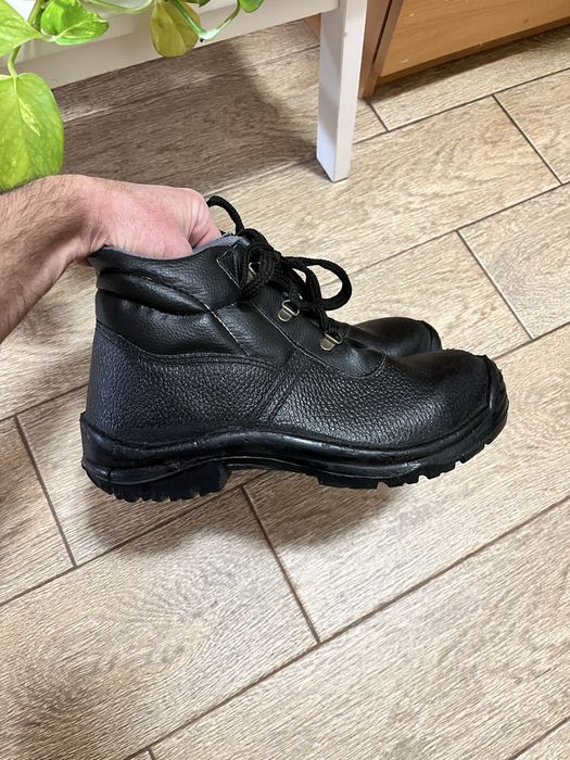 Взуття робоче, черевики з металевим носком 40 р. (26,5 см)