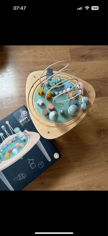 Janod – wielofunkcyjny stolik edukacyjny – drewniany montessori