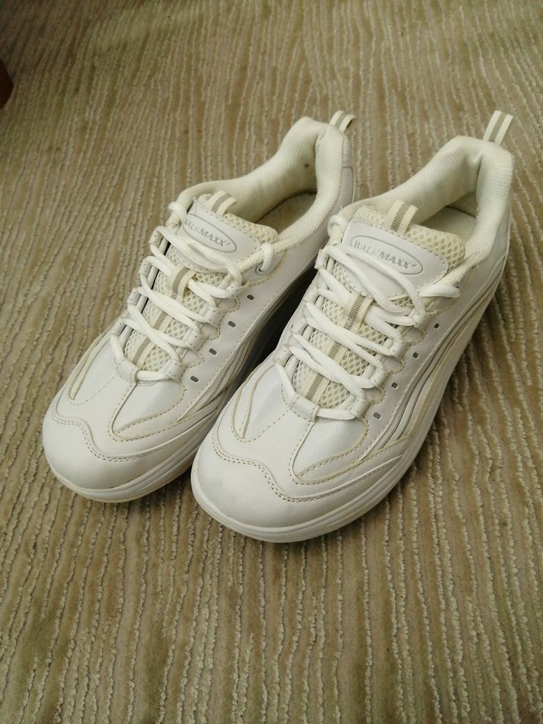Buty kołyski odciążające stawy