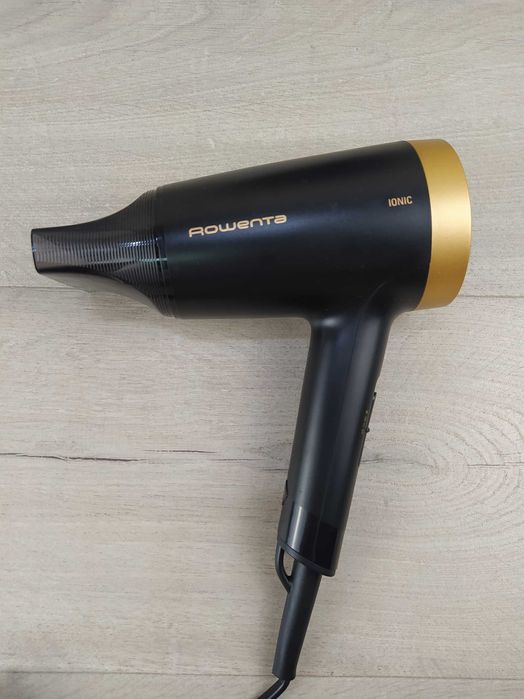 Rowenta CV1811 Express Style Suszarka do włosów OPIS