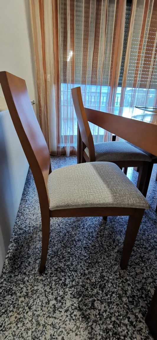 Mobília de jantar em cerejeira