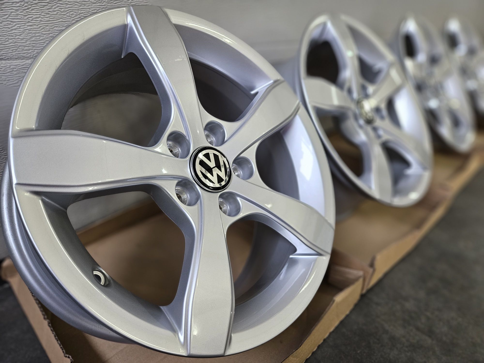 Nowe 15 " VW 5x100 Polo Golf New Beetle Bora Felgi Alufelgi Volkswagen