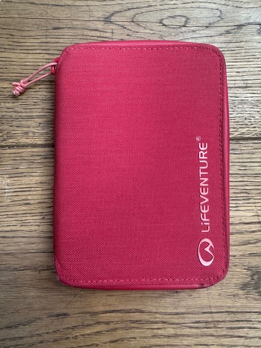 Portfel RFID Mini Travel Wallet Recycled raspberry Lifeventure