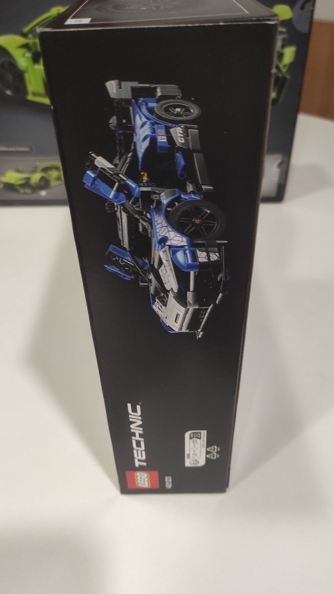 Конструктор LEGO Technic 42123 McLaren Senna GTR (830 деталей)