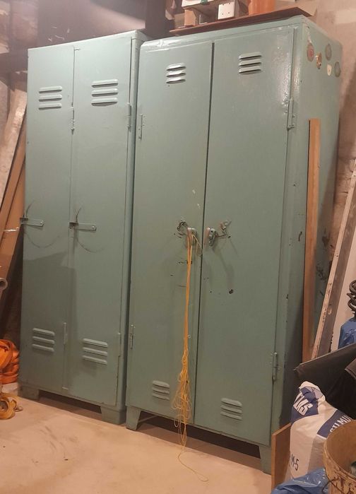 Szafki warsztatowe  ,  bhp  zamykane klamka , kłódka mam 2 sztuki