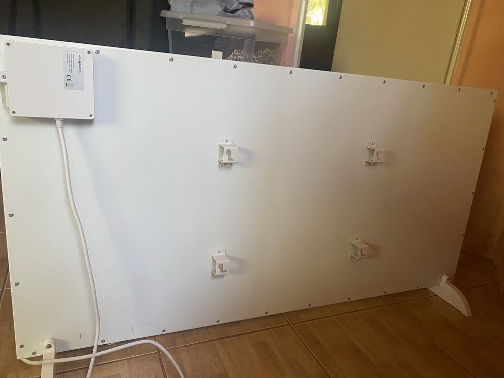 Grzejnik panelowy na podczerwień