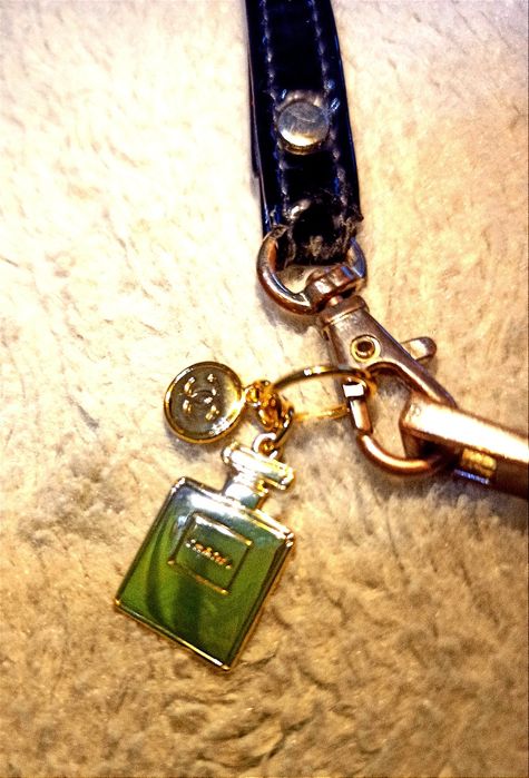 Брелок. Підвіска. Прикраса Chanel. Оригінал.