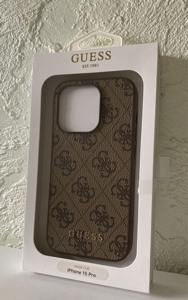 Iphone 15 pro чехол чохол Guess Lagerfeld