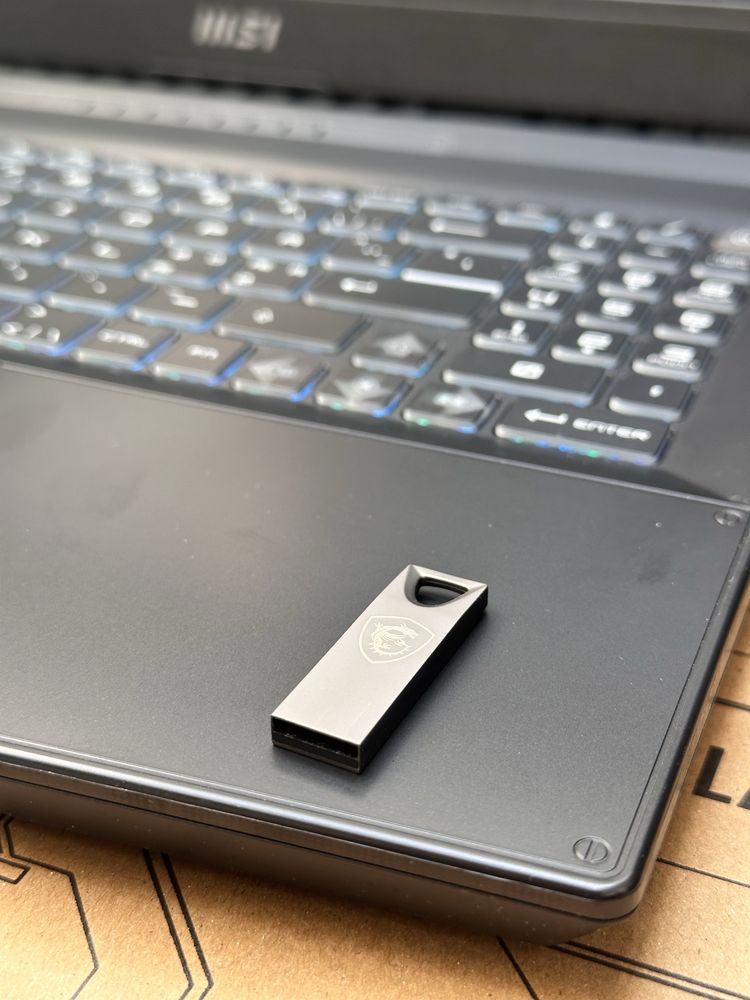 MSI Katana 15 B13VGK Laptop Gamingowy i9 RTX 4070