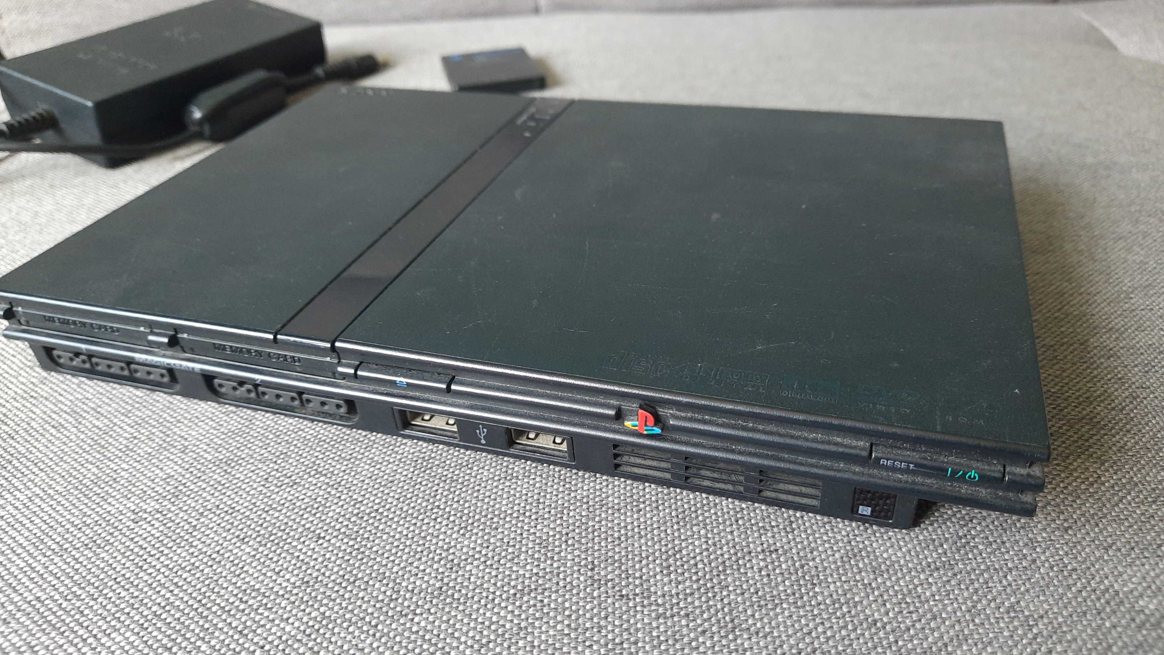 Konsola PS2 Playstation 2 z zasilaczem i kartą pamięci 8mb.