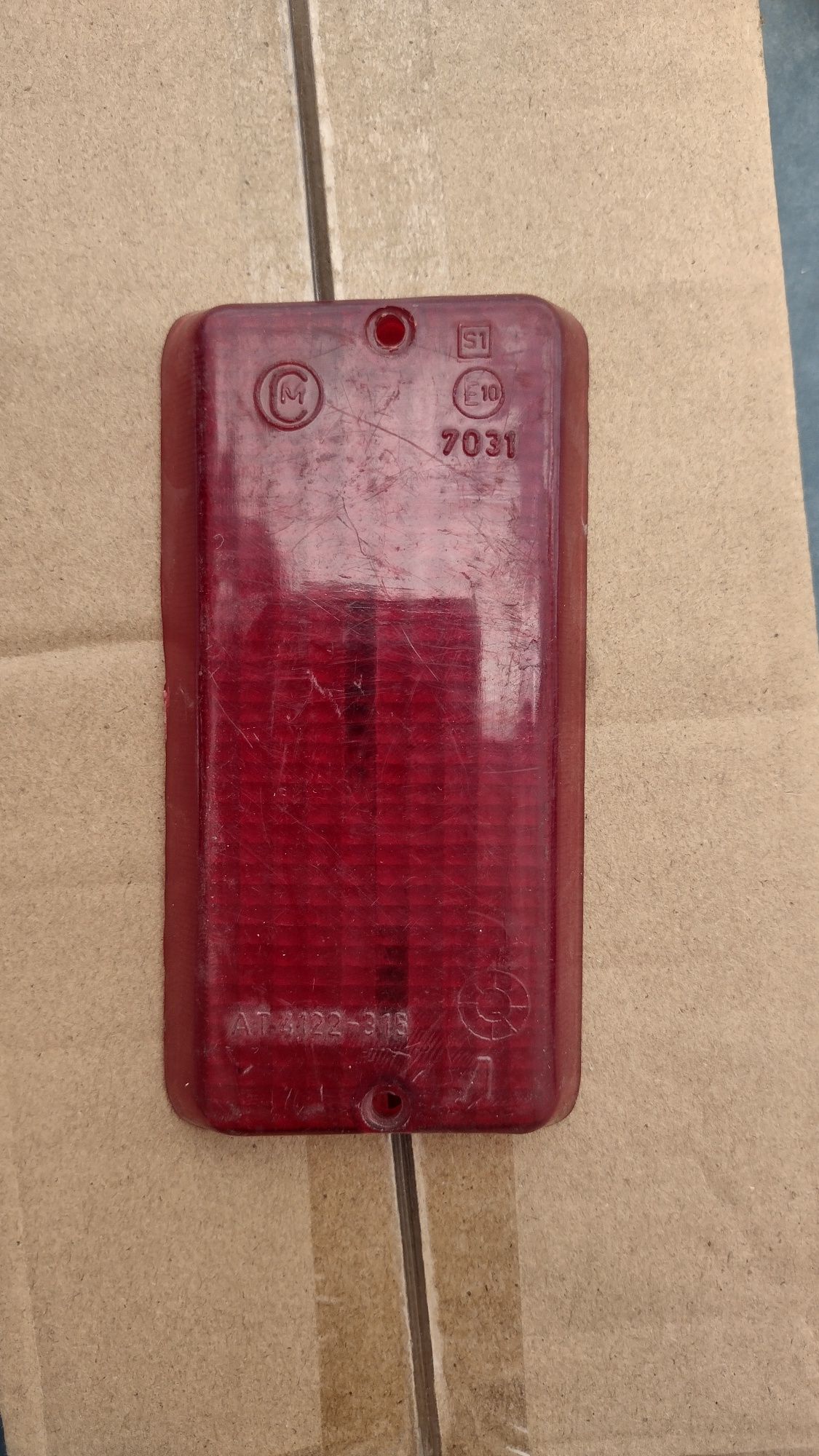 Klosz tylniej lampy zastava 1100