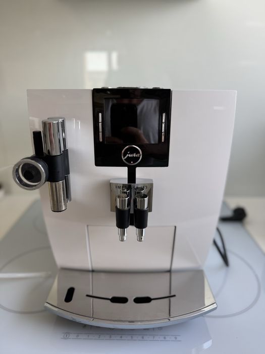 Ekspres JURA J85 Impressa PianoWhite automatyczny ciśnieniowy (J8, J9)