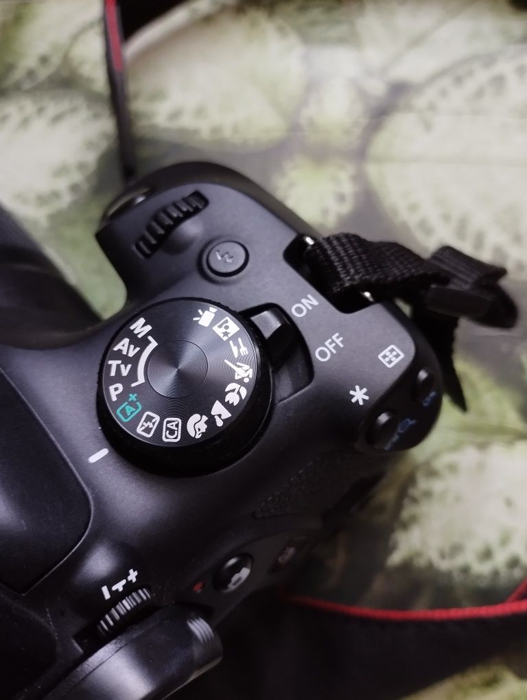Aparat zestaw Lustrzanka cyfrowa Canon EOS 1300D