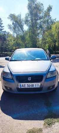 Автомобіль Volvo v50