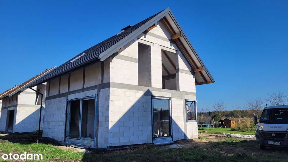 Już w grudniu / Ustawne pokoje / Garaż w bryle