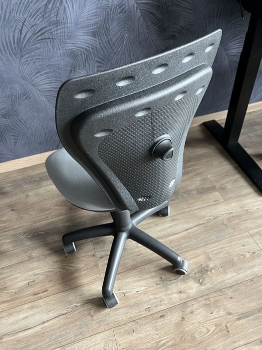 Krzesło dziecięce na kółkach, biurkowe