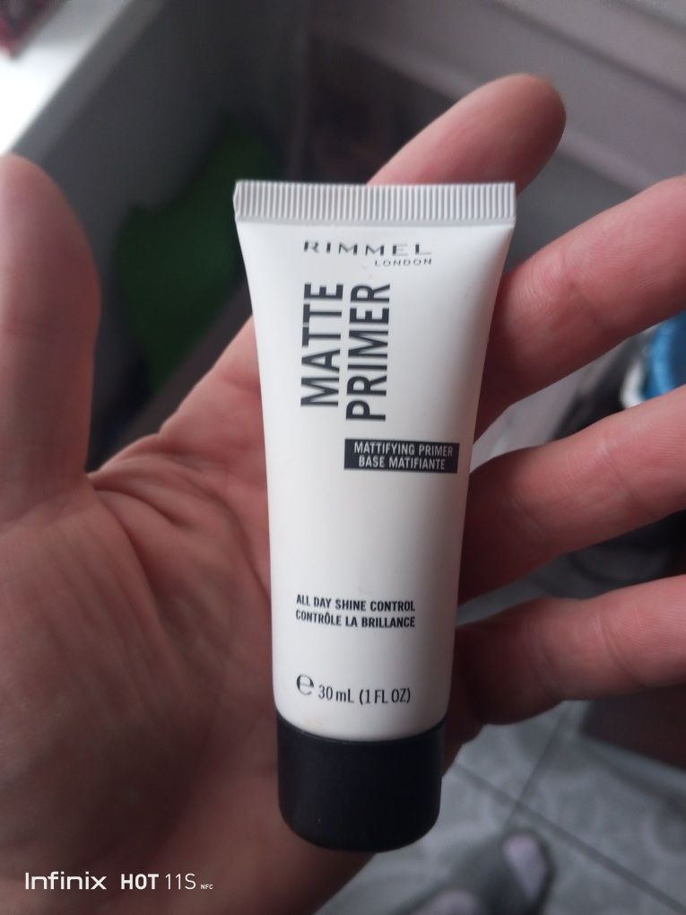 Rimmel London Lasting Matte Primer baza pod makijaż