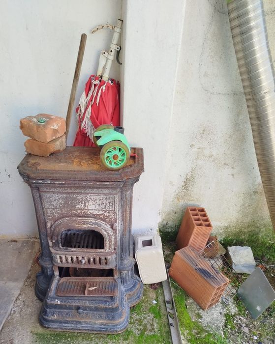 Salamandra em ferro fundido