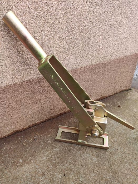 Klucz napinający do żabek do zacisków szalunkowych sprężynowych