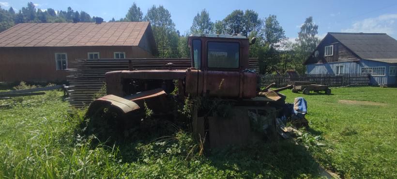 ДТ-75 гусеничний сільськогосподарский трактор загального призначення