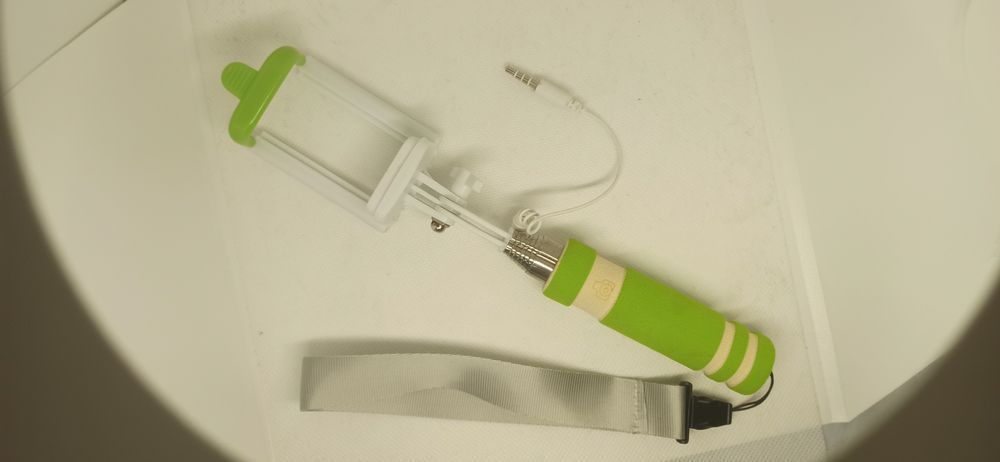 Selfie Stick Z Kablem Do Aparatu Zielony
