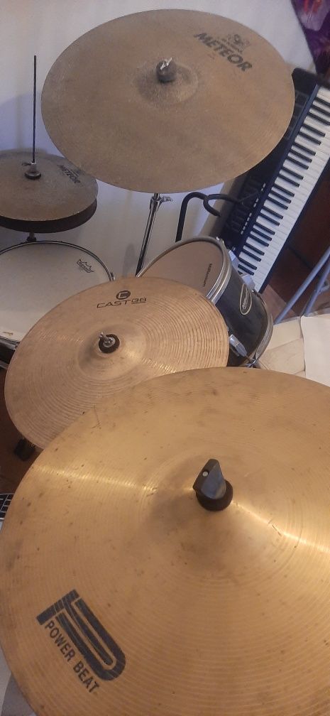 Bateria Millenium com peles Remo