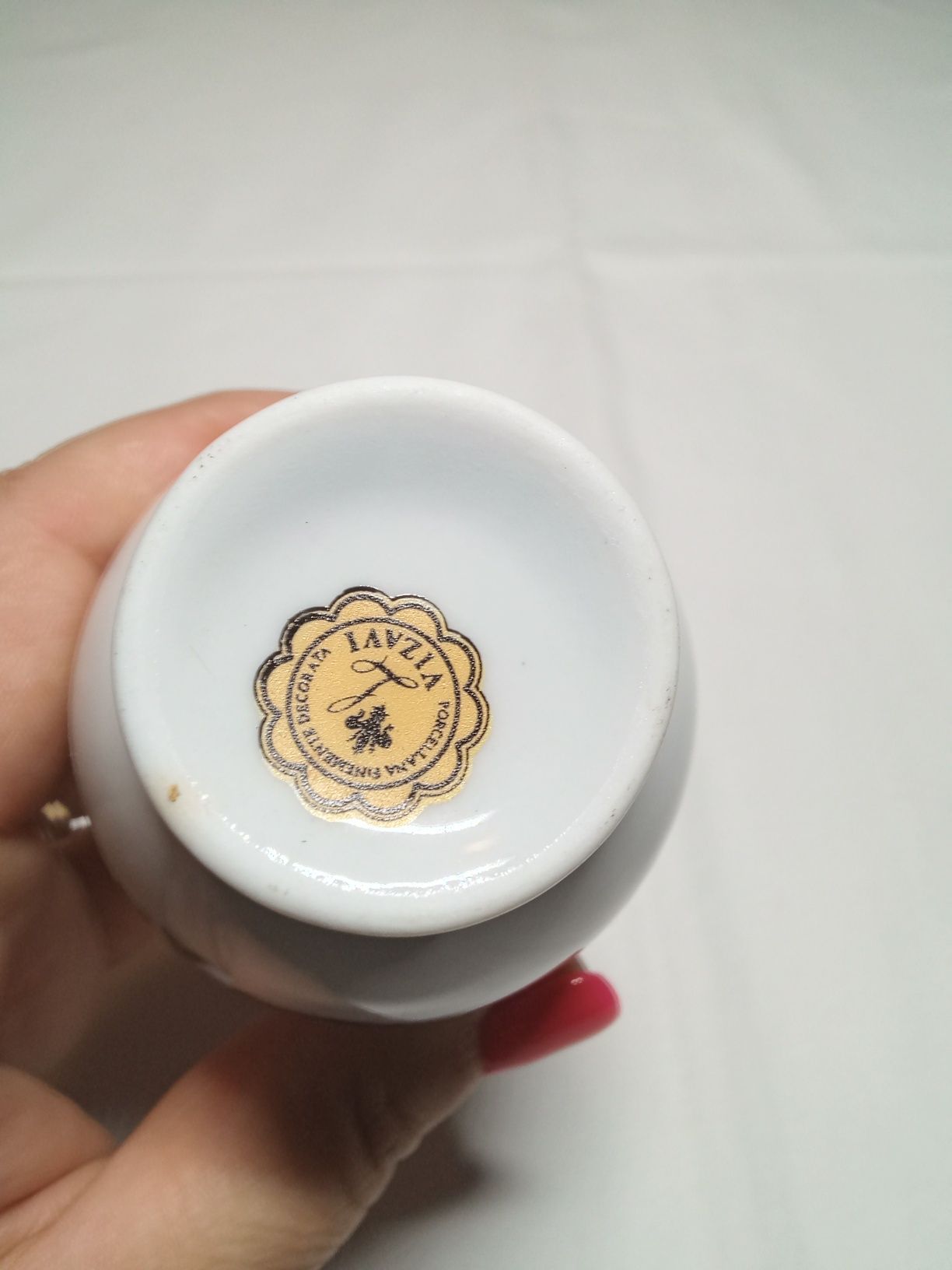 Jarra de porcelana decorada em miniatura Nova
