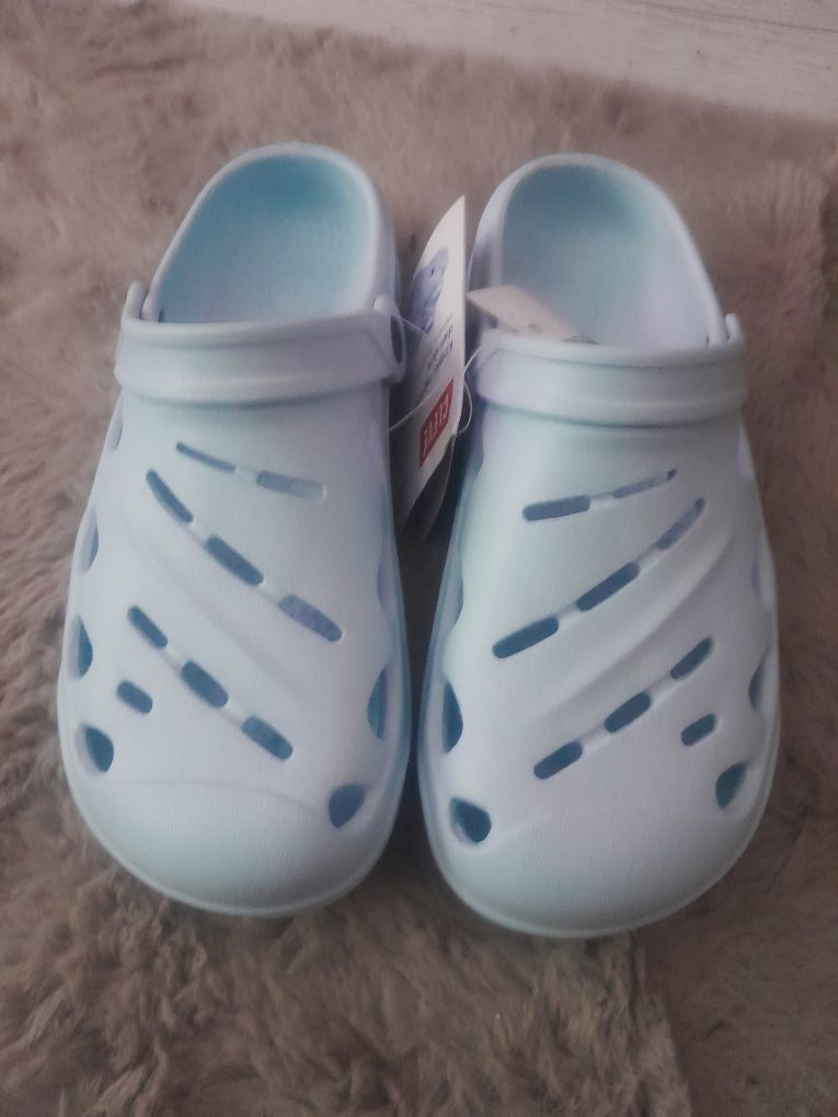 Nowe klapki ogrodowe