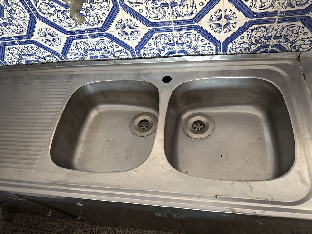 Bancada inox com lava-loiça