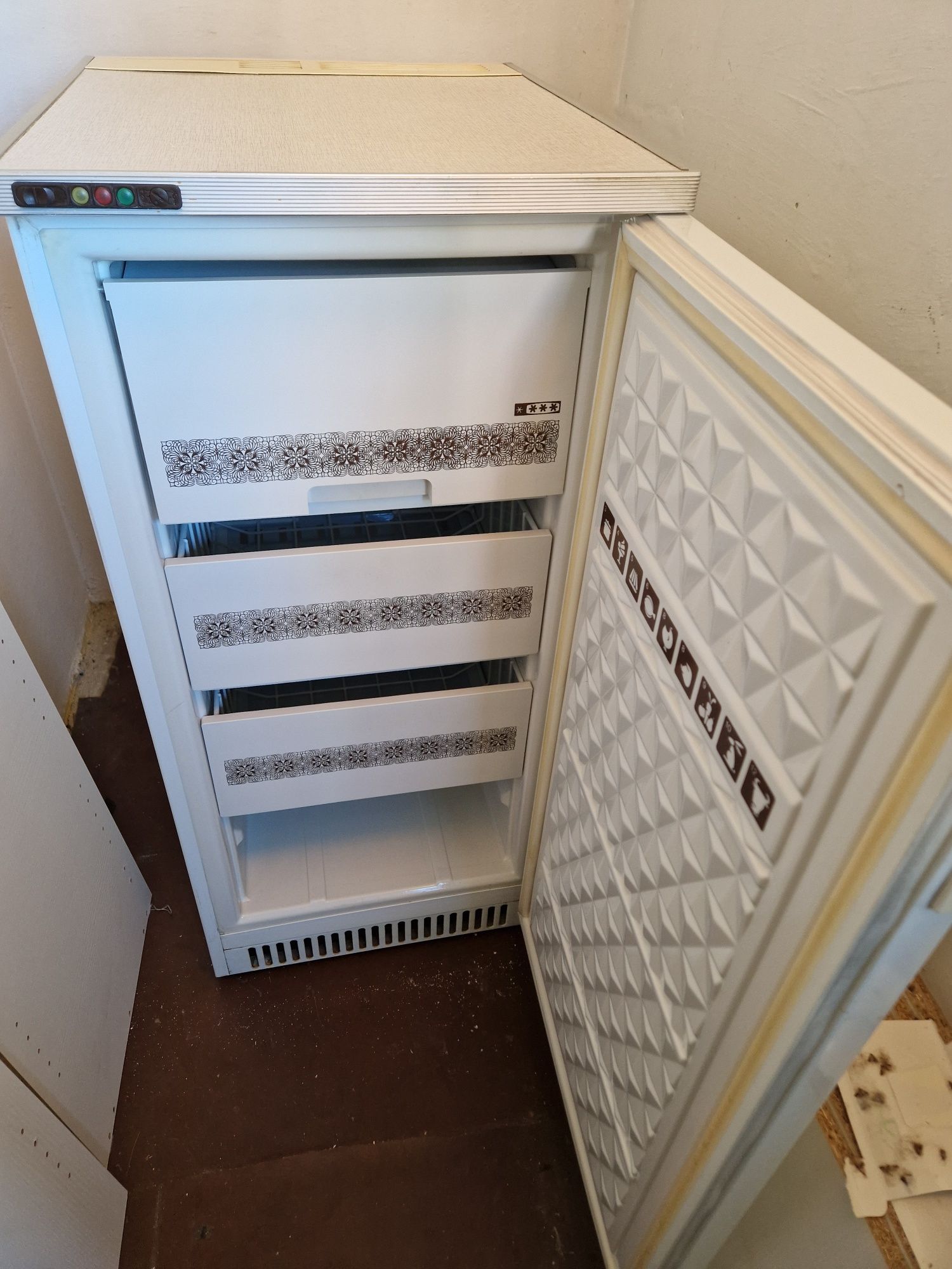 Zamrażarka szufladowa Pingwin 140 Polar
