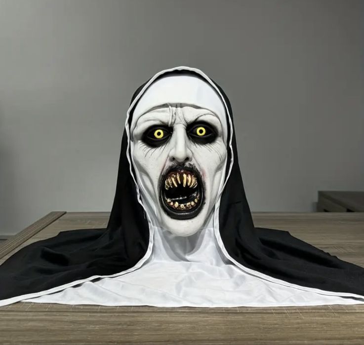 Maska zakonnicy halloween straszna