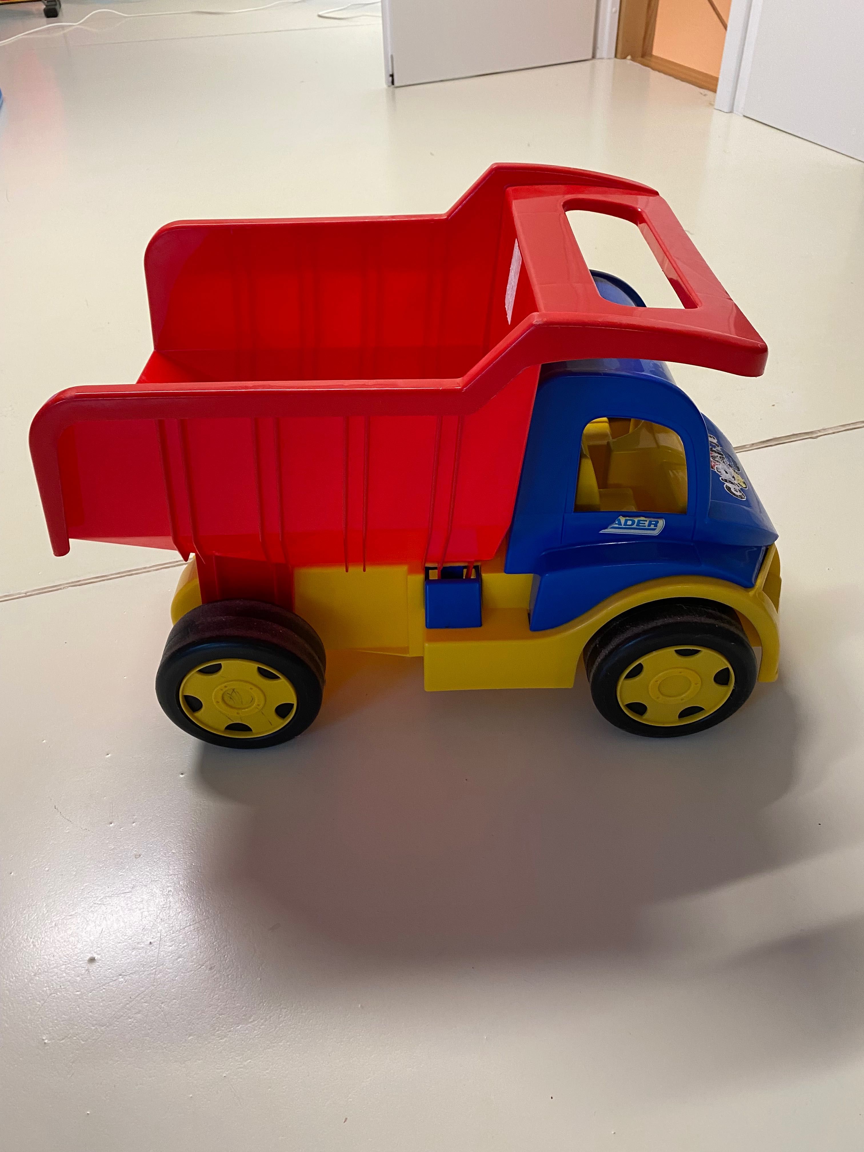 Auto Gigant wywrotka