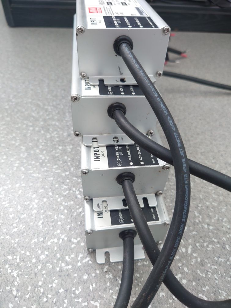 Hermetyczny zasilacz LED MeanWell 150W 12 V DC 12A