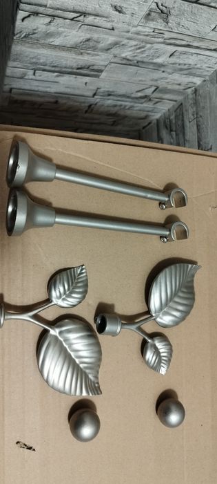 Wieszaki do karniszy + ozdobne zakończenia