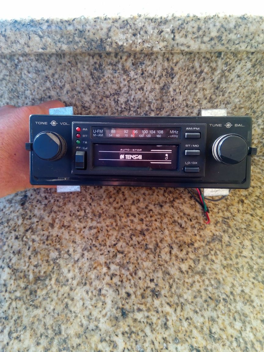 Auto Rádio antigo bom para classicos a funcionar bem