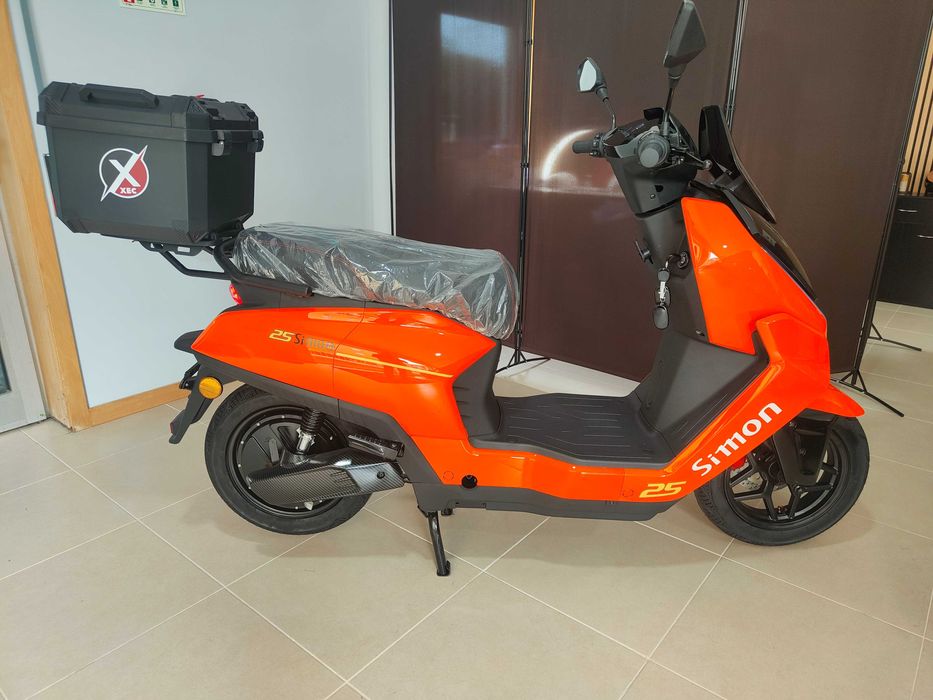 SCOOTER ELÉTRICA SEM CARTA XEC SIMON 24 e 24
