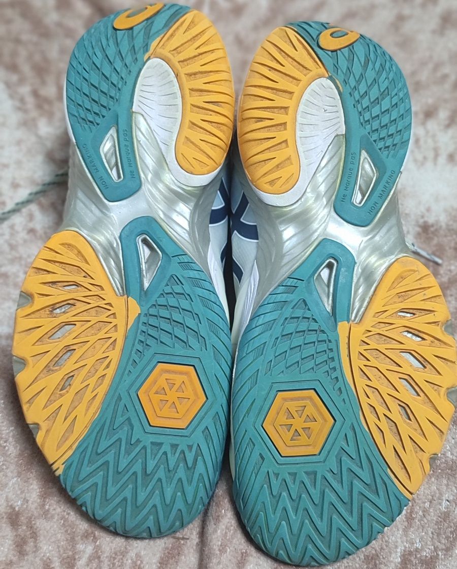 Кроссовки Asics metarise