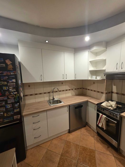 Meble na zamówienie Meble na wymiar szafy kuchnie oraz montaż mebli.