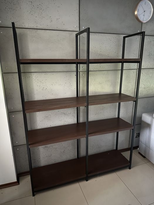 Loftowy regał recznie robiony