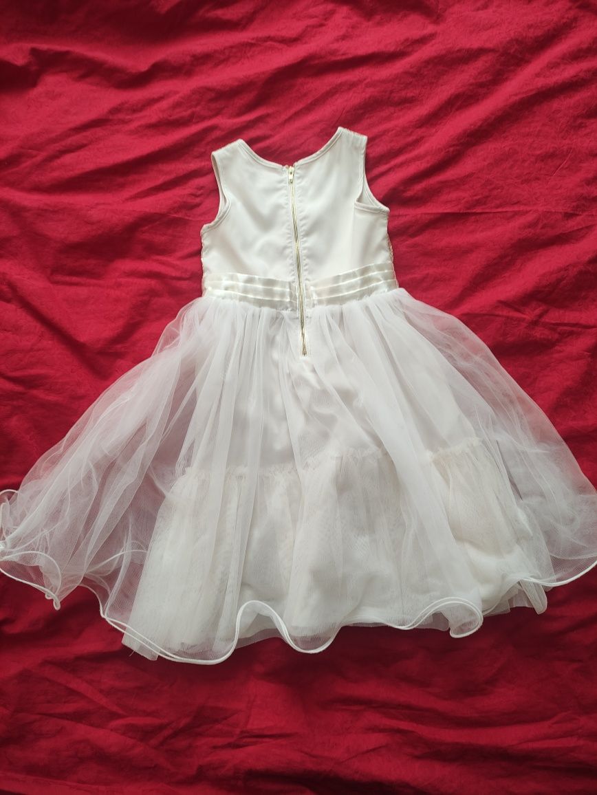 Платье для девочки нарядное C&A 110  размер