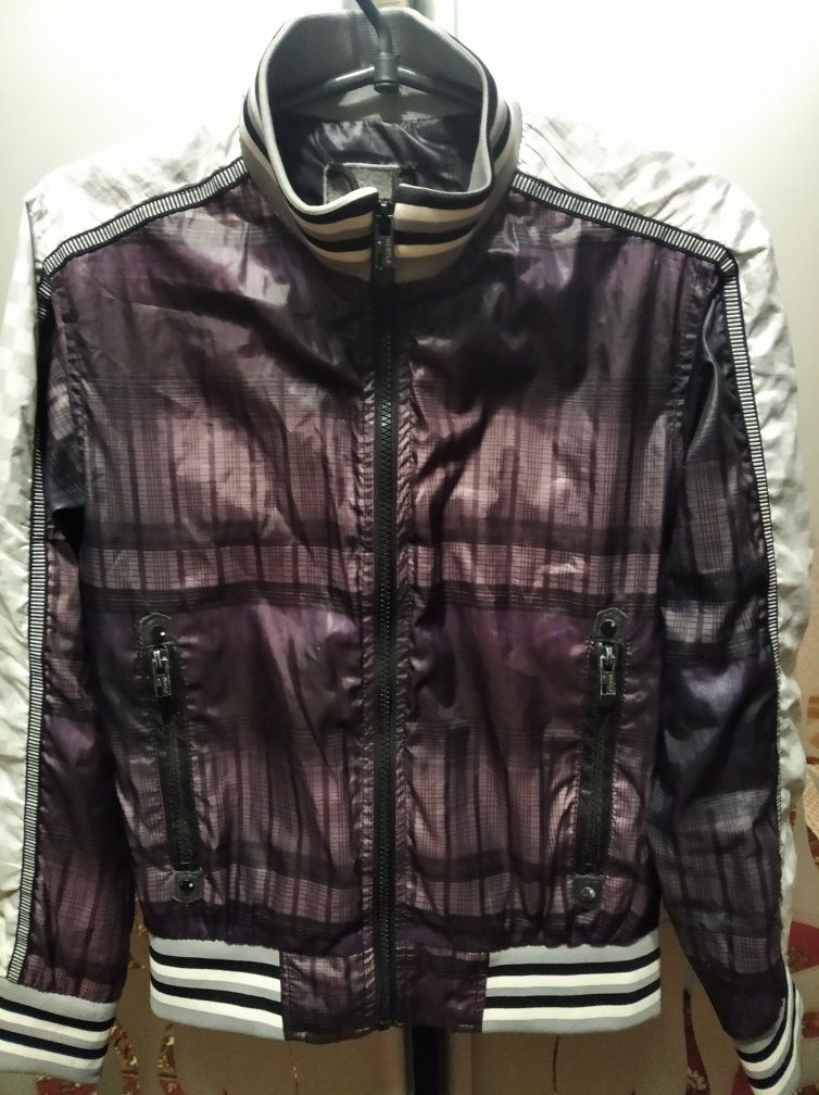 Куртка вітровка р.140-146 см.