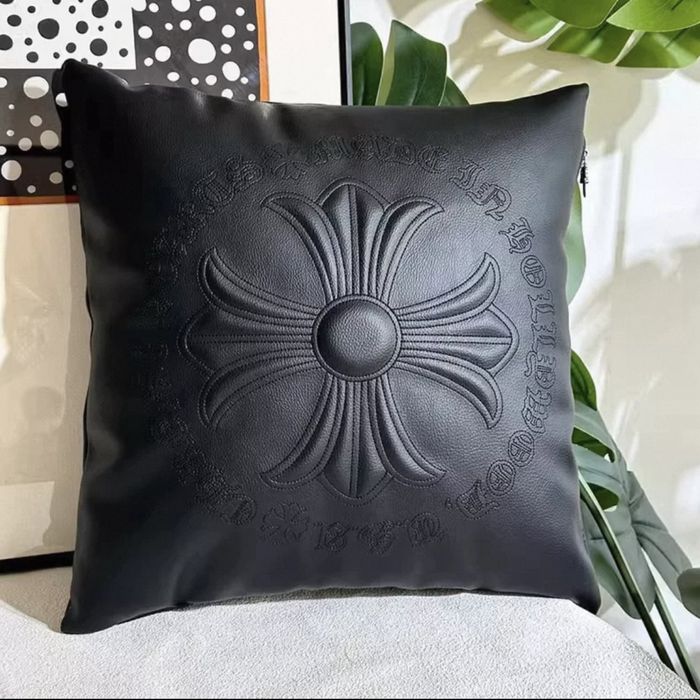 Шкіряні подушки Chrome Hearts