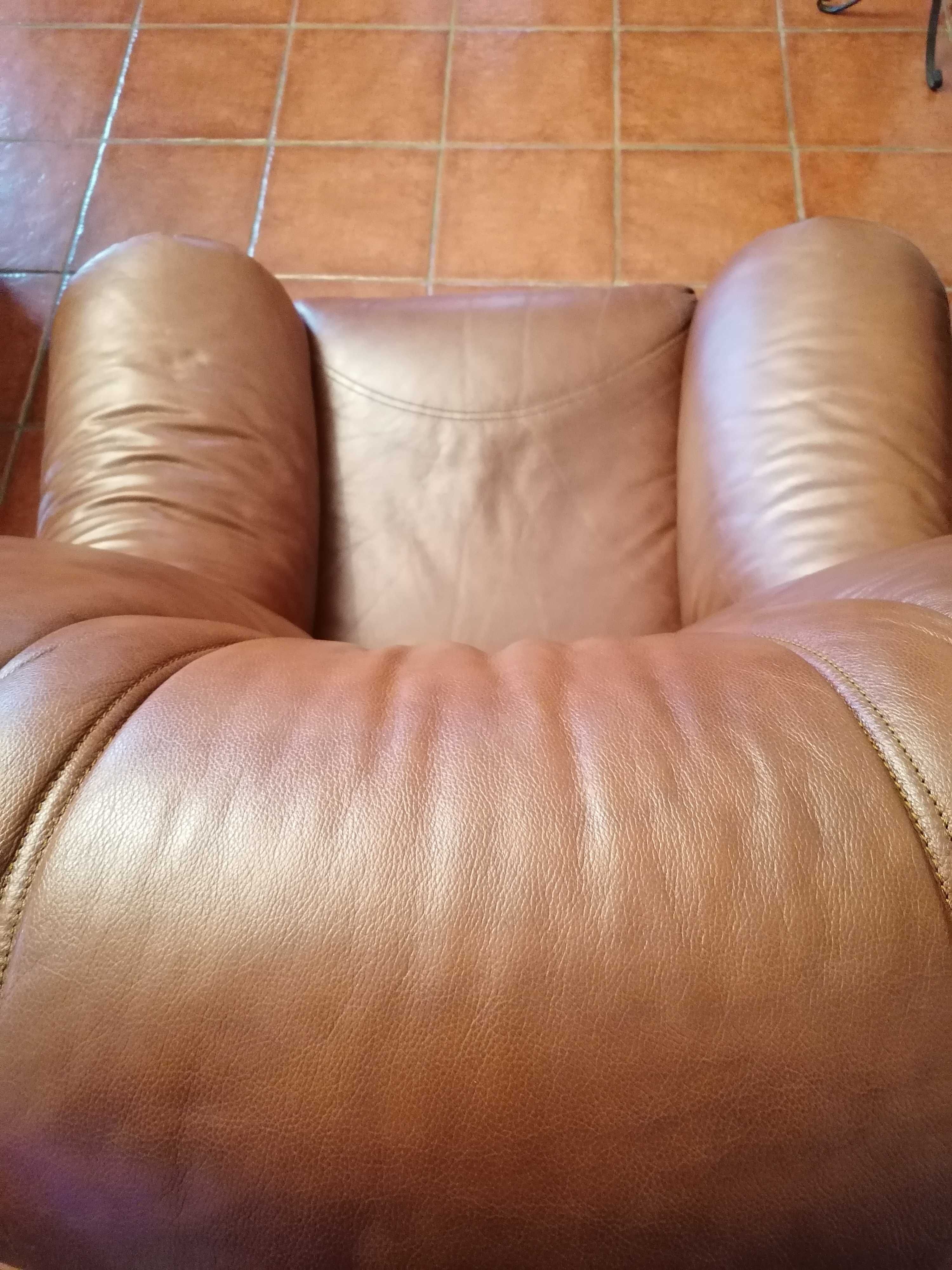 Conjunto de 3 sofás em pele