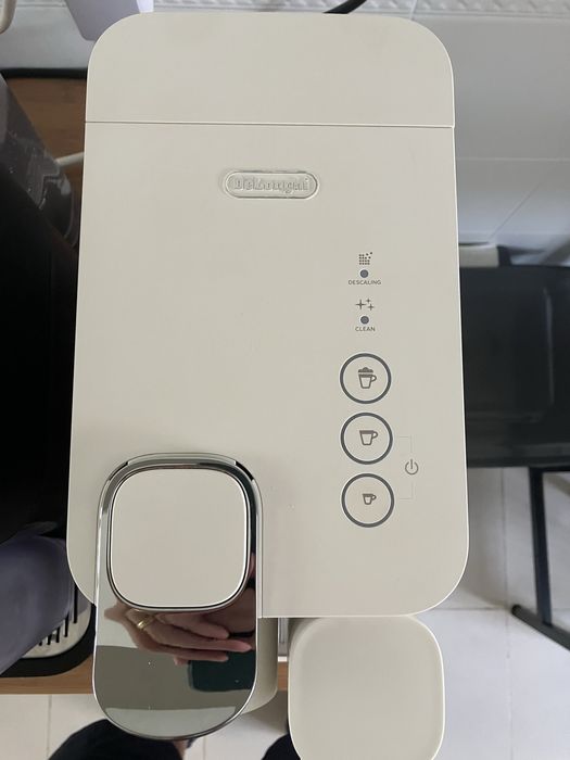 Maquina Nespresso Latissima One - nova custa 289€ !! A funcionar 100%!