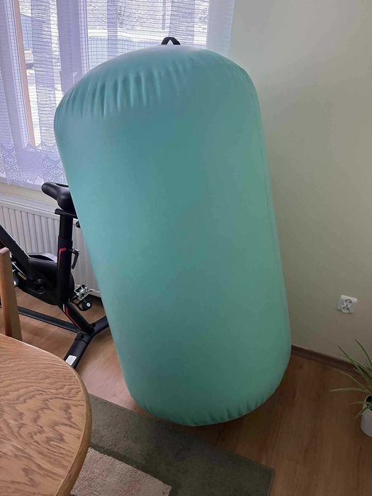 Mata gimnastyczna dmuchana Air Roll wałek 120x75 cm z pompką zielona