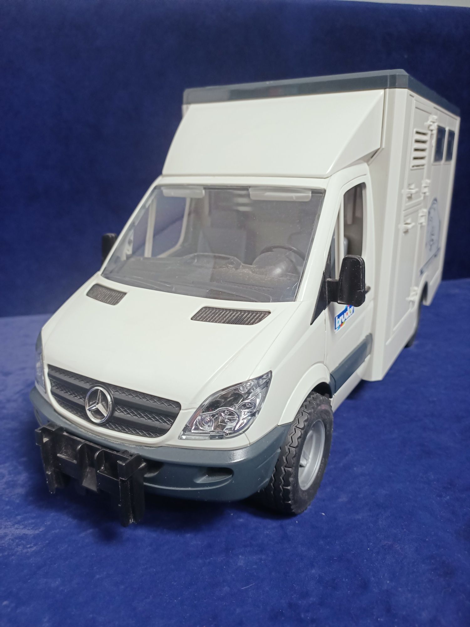 Bruder Mercedes sprinter 43 cm do przewozu koni