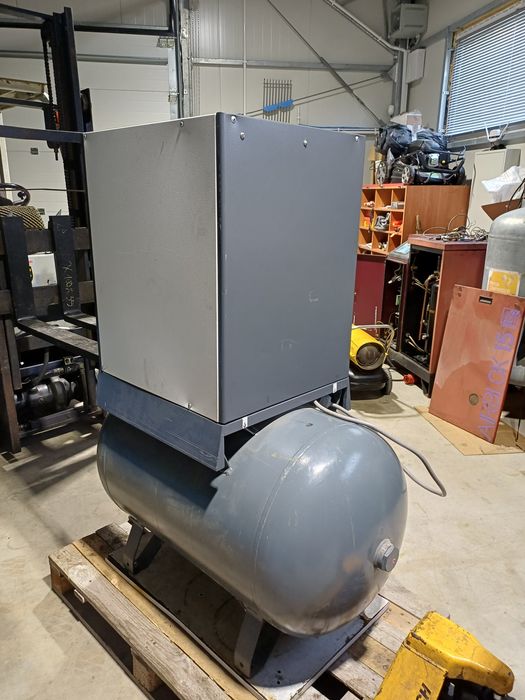Kompresor śrubowy 5,5 kw Zbiornik 270l