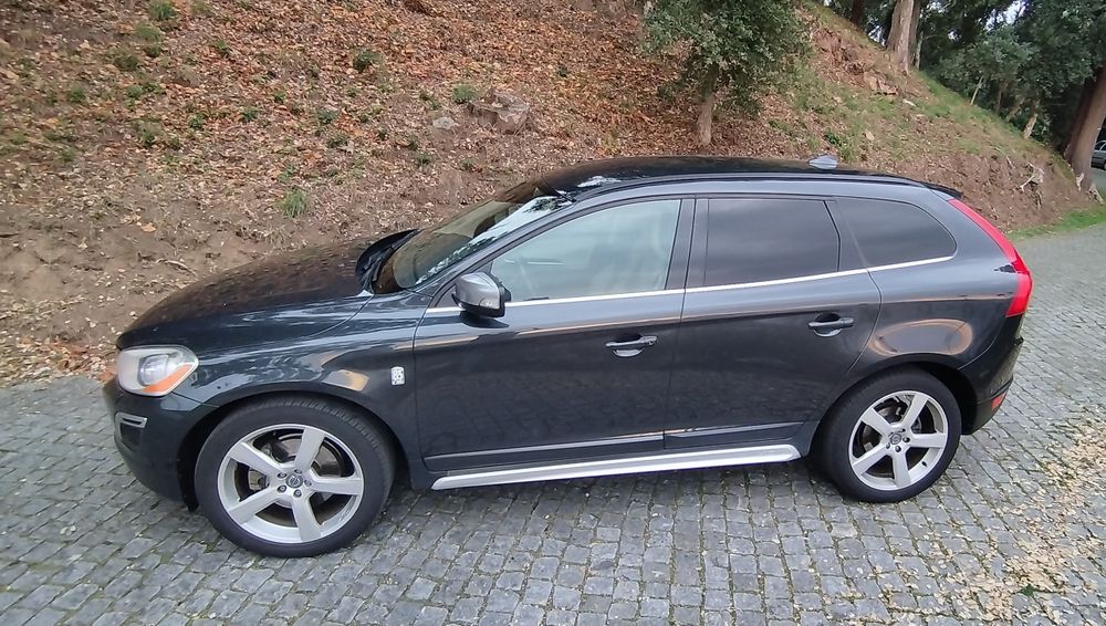 Volvo XC 60 R-DESIGN versão 85 anos