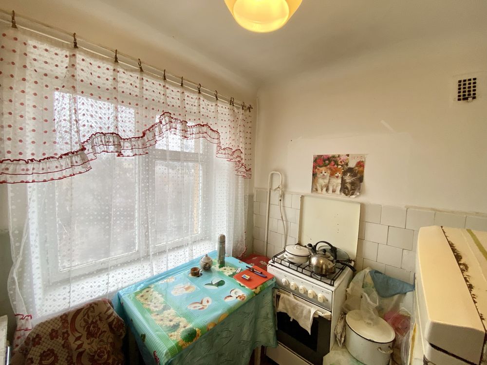 Продається 3 к. квартира. Вул. Коновальця. Матейки. Центр. Велмарт.
