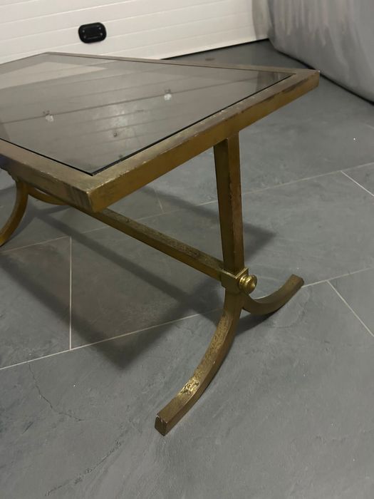 Mesa de centro, com tampo em vidro